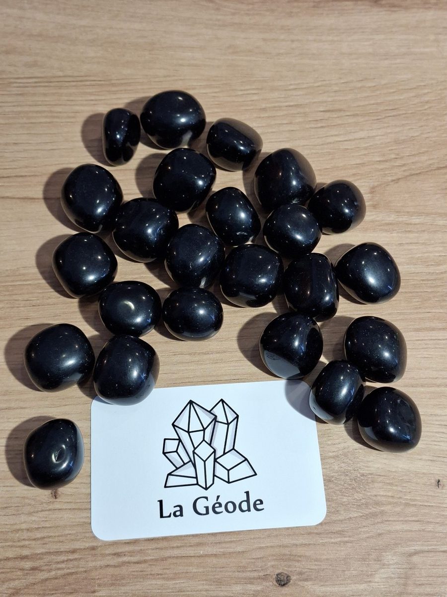 Découvrez notre magnifique sélection d'Obsidienne brute et ses bienfaits en lithothérapie. Boutique Suisse. Livraison rapide. Commande en ligne.