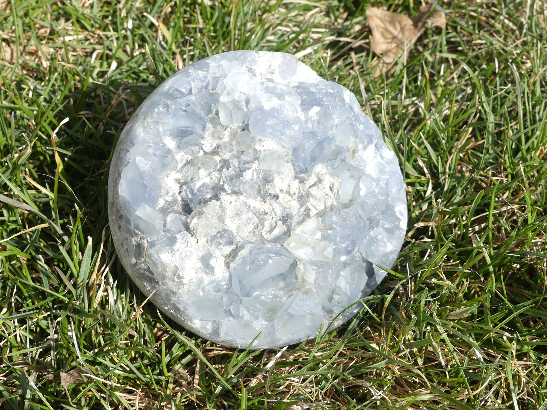 Sphère de Célestite brute de Madagascar 10 cm de diamètre, pierre de collection sphère