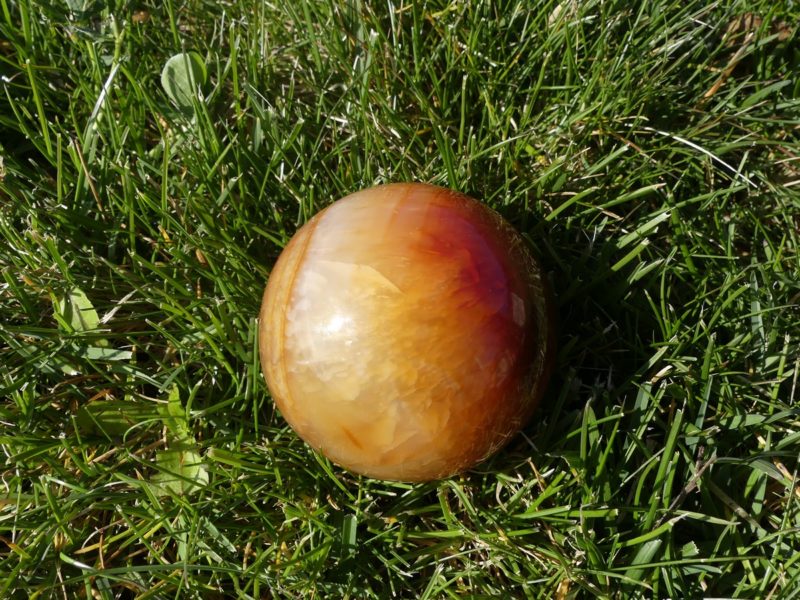 Sphère de Cornaline polie de Madagascar, 5,5 cm de diamètre, orange, pierre semi précieuse de collection