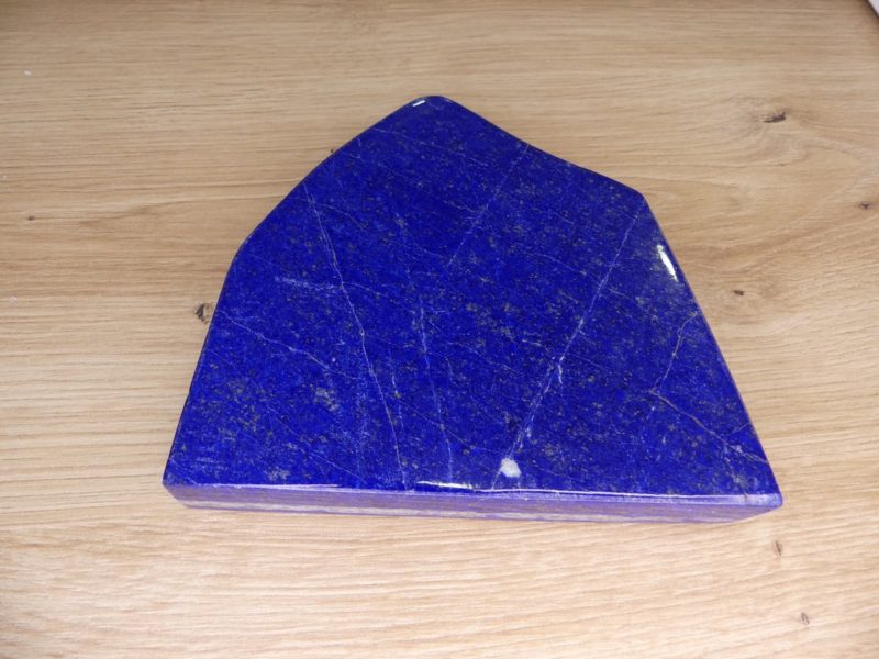 Découvrez notre magnifique sélection de Lapis Lazuli et ses bienfaits en lithothérapie. Boutique Suisse. Livraison rapide. Commande en ligne.