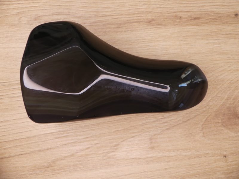 Découvrez notre magnifique sélection d'obsidienne et ses bienfaits en lithothérapie. Boutique Suisse. Livraison rapide. Commande en ligne.