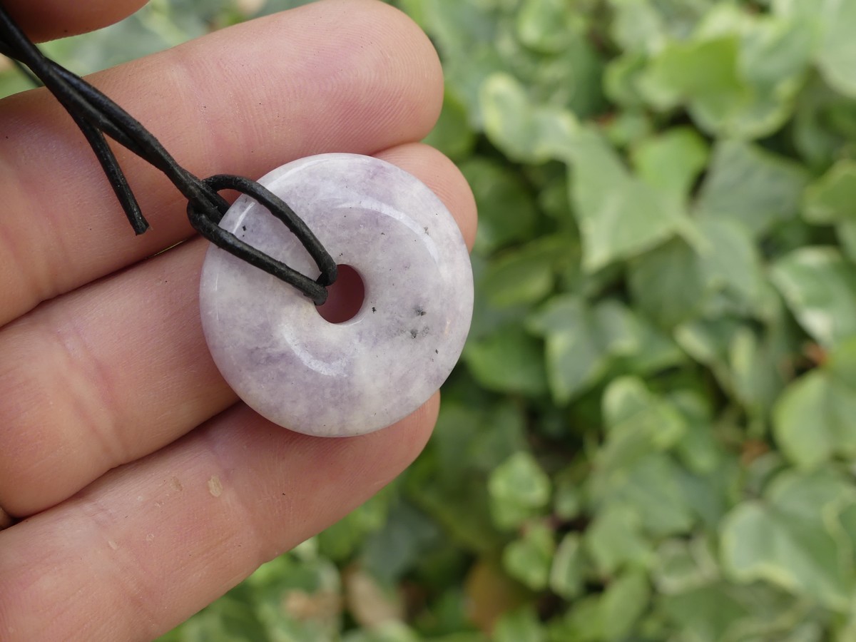 Pendentif donut en lepidolite | Boutique Suisse La Geode