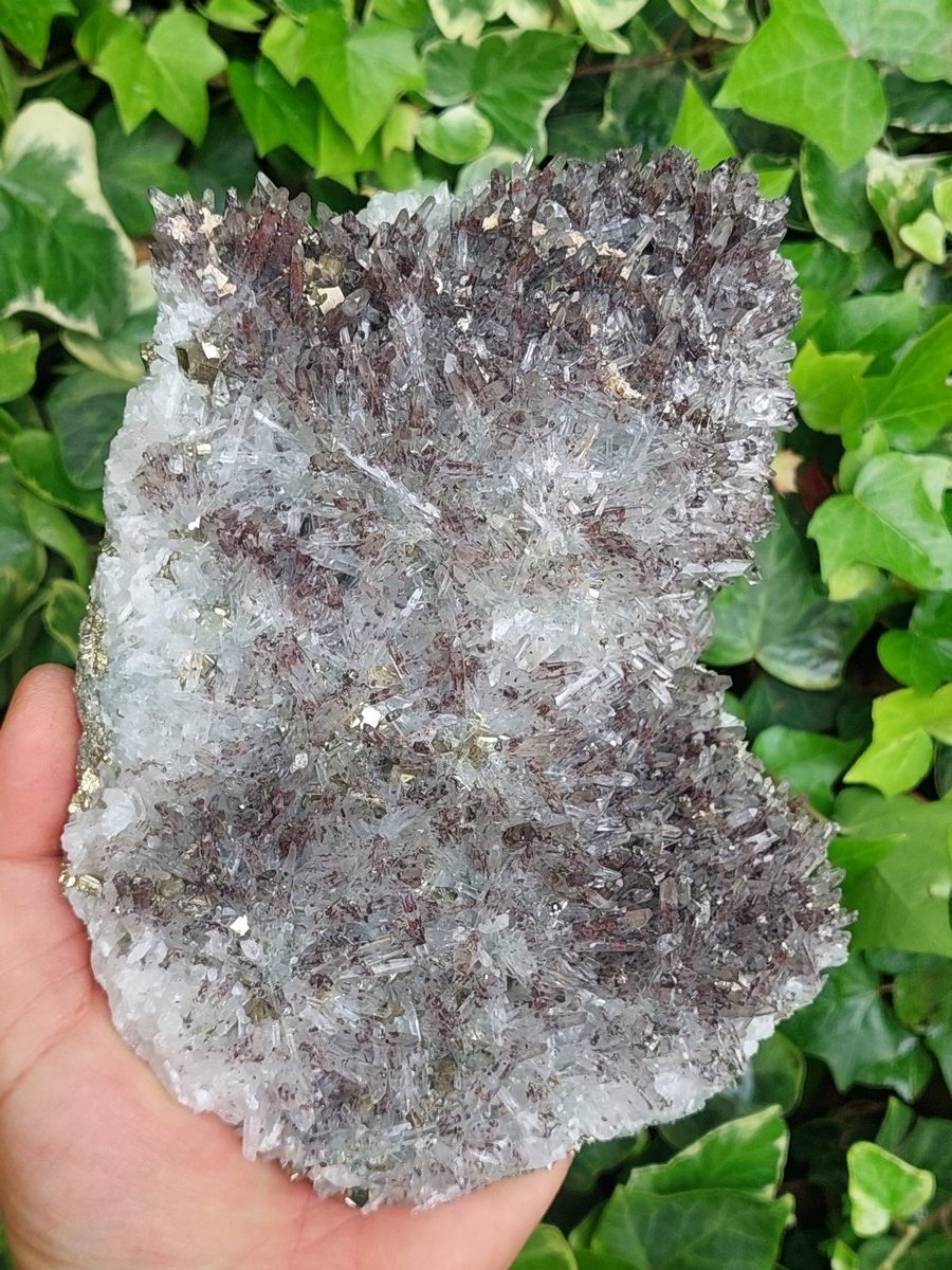 Amas de Quartz, hématite et Pyrite | Boutique suisse de pierres du monde & lithothérapie