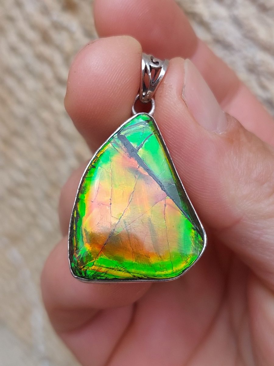 Pendentif en Ammolite et argent 925 | Boutique suisse Lithothérapie & minéraux du monde