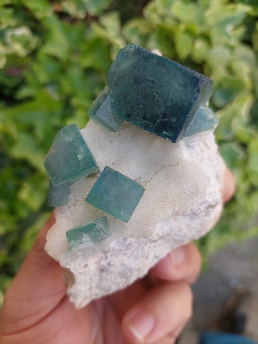Pierre Fluorite brute Madagascar | Magasin de minéraux du monde et lithothérapie
