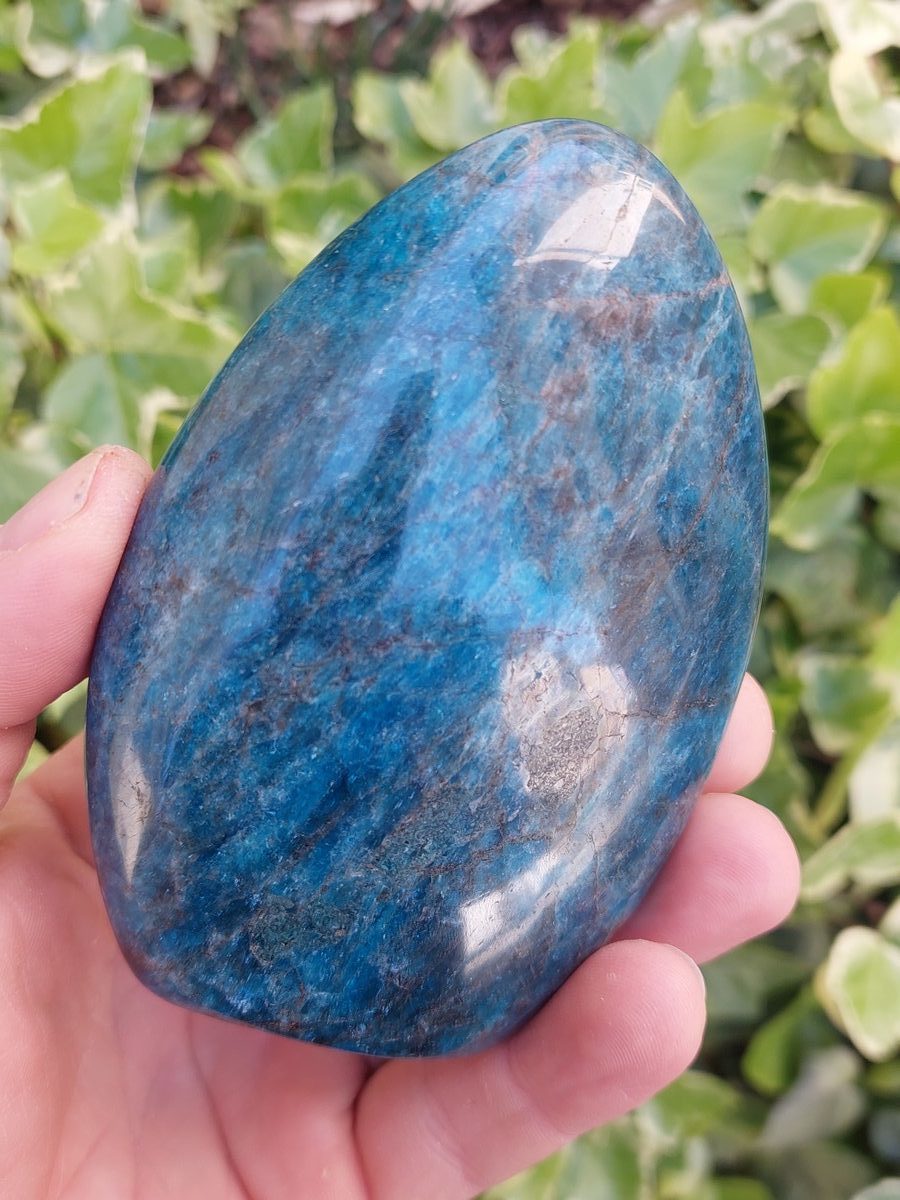 Menhir en Apatite bleue | Boutique de pierres et minéraux du monde lithothérapie