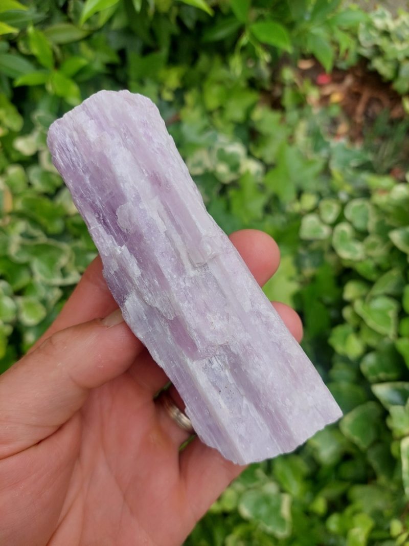 Pierre brut de Kunzite | Boutique suisse de pierres du monde & lithothérapie