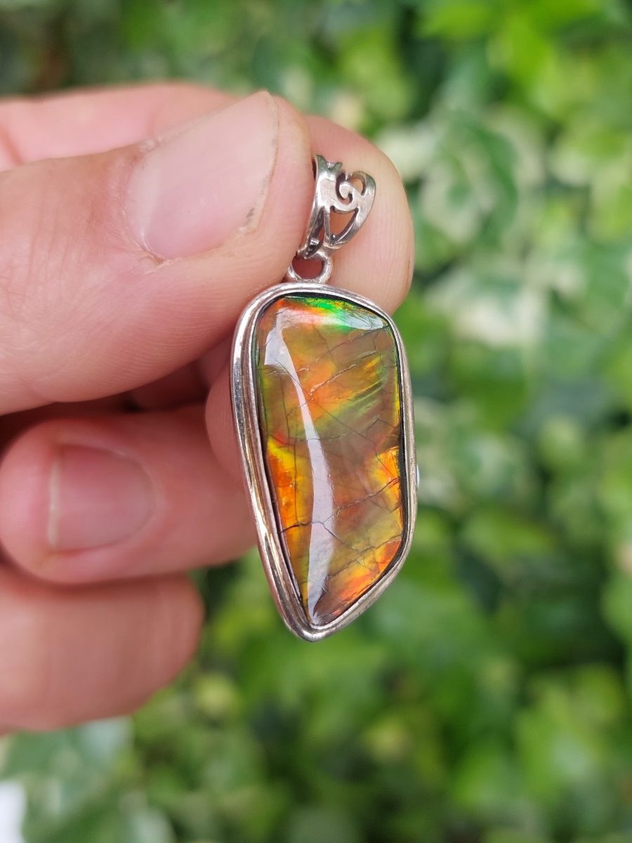 Pendentif en Ammolite et argent 925 | Boutique suisse Lithothérapie & minéraux du monde