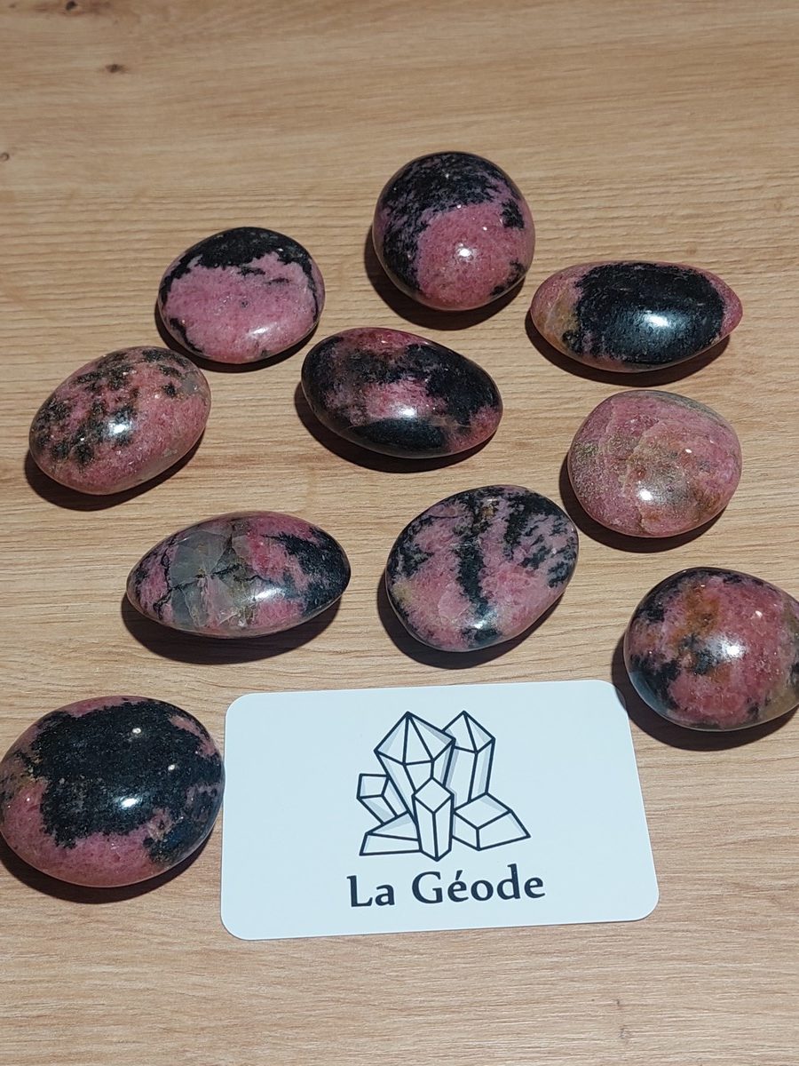 Grand galet en Rhodonite / Commande en ligne, boutique Suisse