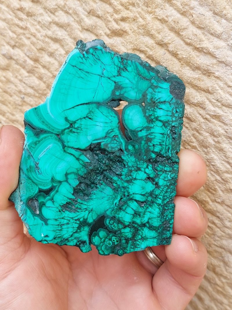 Découvrez notre magnifique sélection de Malachite et ses bienfaits en lithothérapie. Boutique Suisse. Livraison rapide. Commande en ligne.