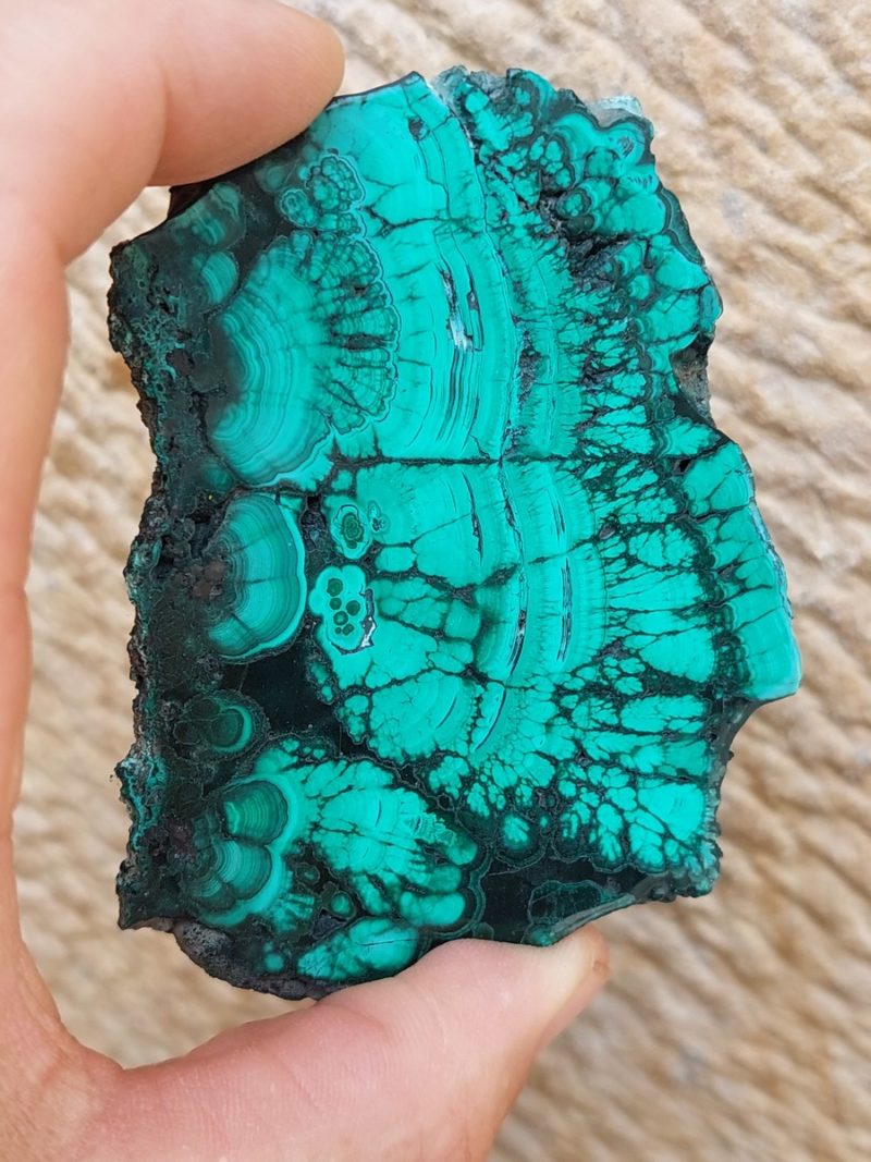 Découvrez notre magnifique sélection de Malachite et ses bienfaits en lithothérapie. Boutique Suisse. Livraison rapide. Commande en ligne.