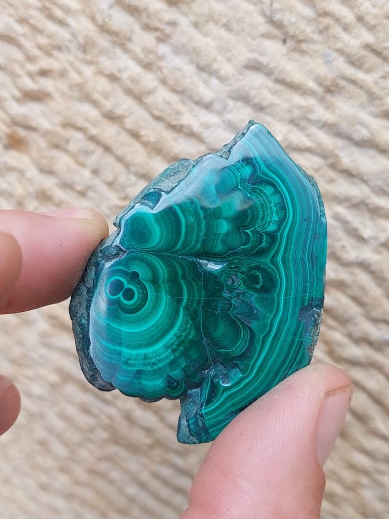 Découvrez notre magnifique sélection de Malachite et ses bienfaits en lithothérapie. Boutique Suisse. Livraison rapide. Commande en ligne.