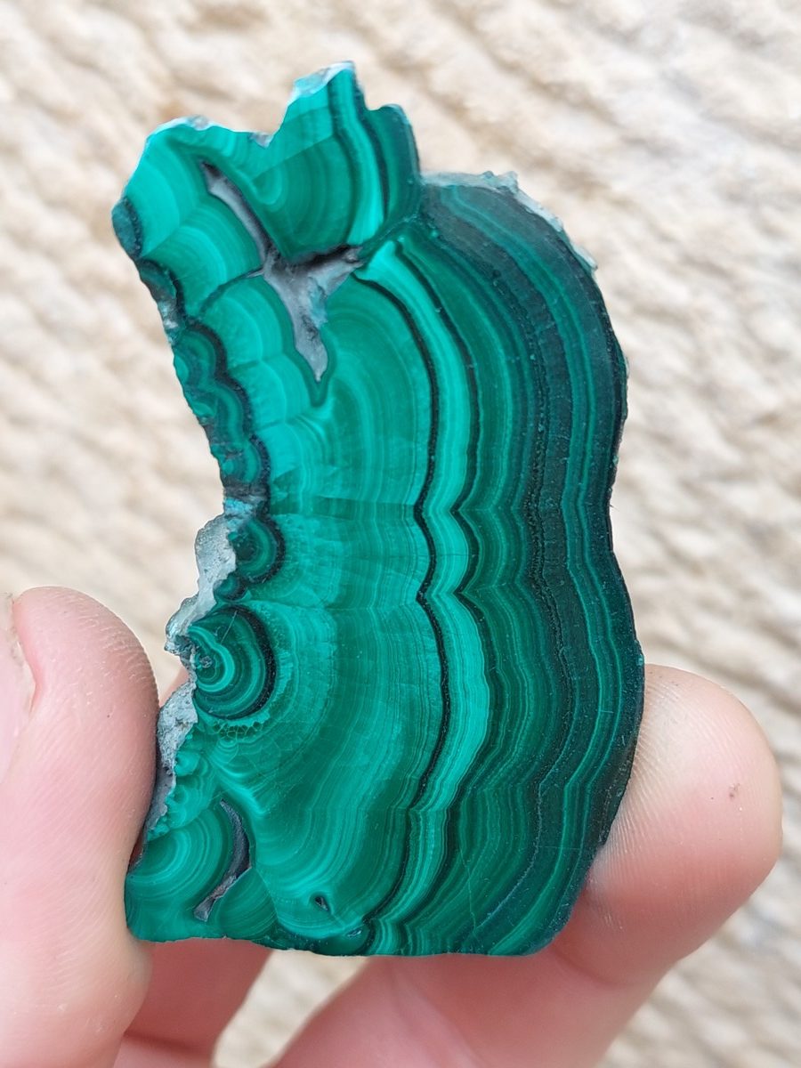 Découvrez notre magnifique sélection de Malachite et ses bienfaits en lithothérapie. Boutique Suisse. Livraison rapide. Commande en ligne.