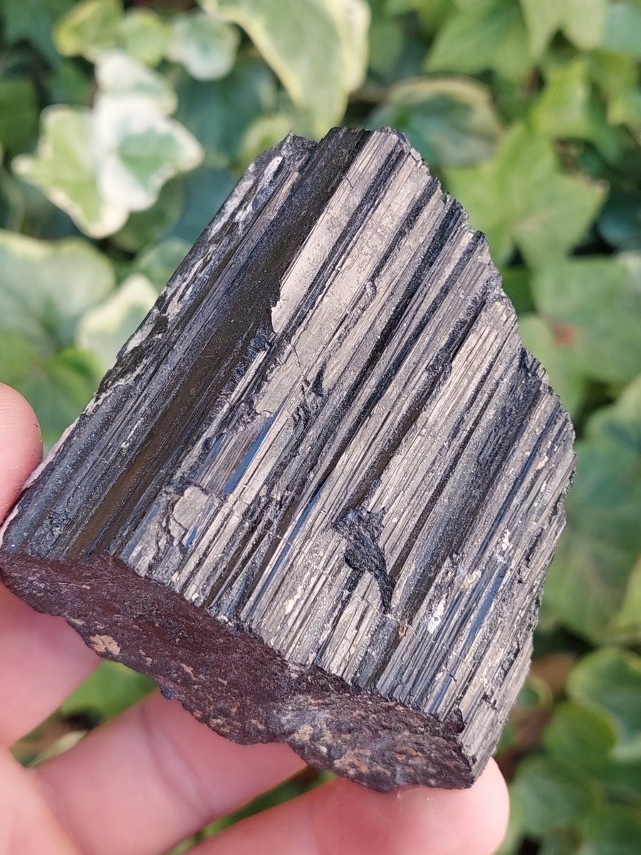Tourmaline noir brute | Boutique suisse de pierres du monde & lithothérapie