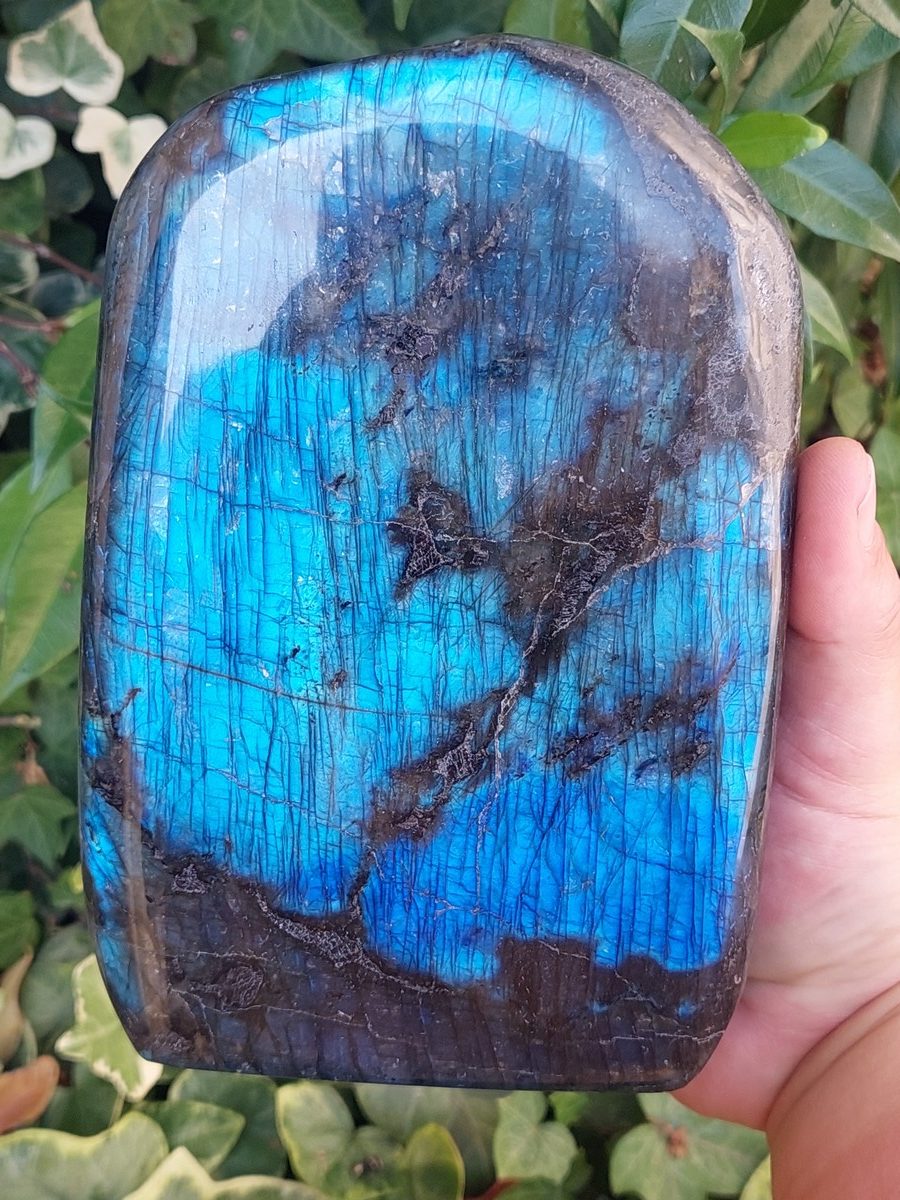 Menhir de Labradorite polis de Madagascar | Boutique suisse de minéraux du monde