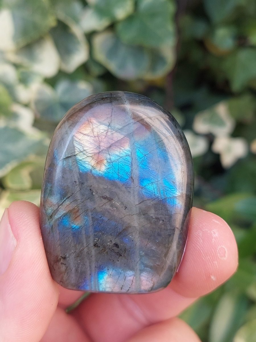 Menhir de Labradorite polis de Madagascar | Boutique suisse de minéraux du monde