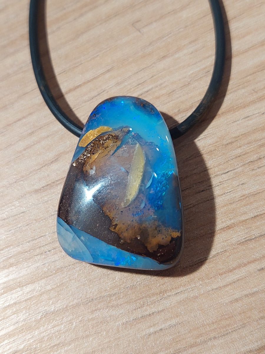 Pendentif en Opale boulder d'Australie - Boutique de pierres & lithothérapie en Suisse