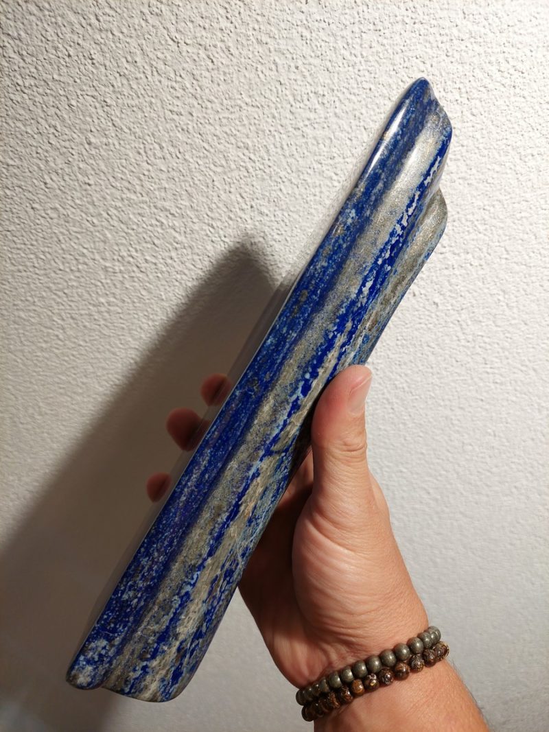 Menhir de Lapis Lazuli polis, lithothérapie | Boutique suisse de pierres & minéraux du monde