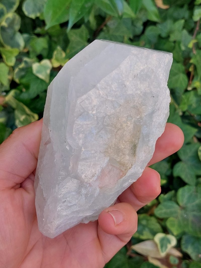 Gros cristaux d'Apophyllite brute | Boutique de minéraux du monde