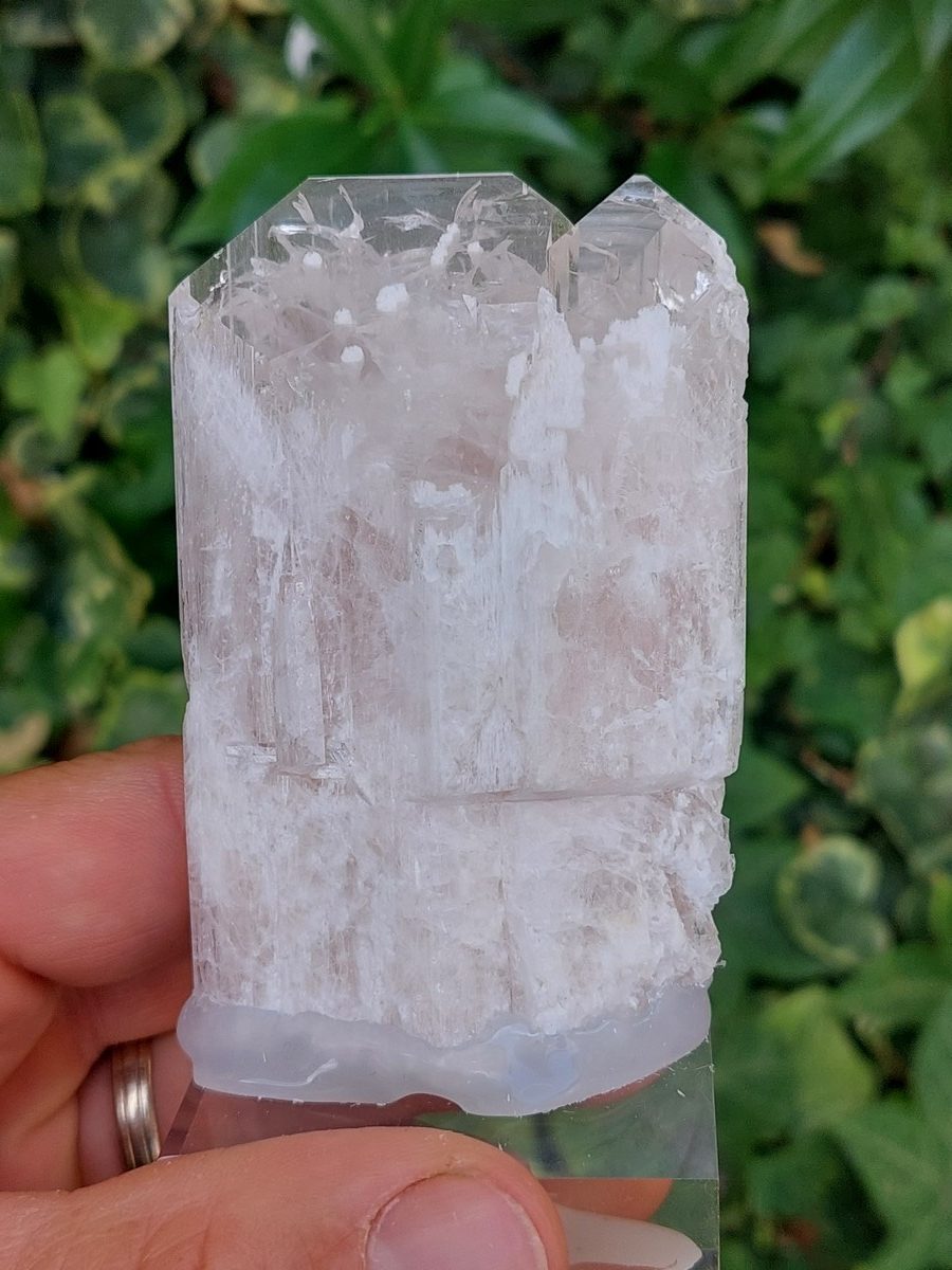 Découvrez notre magnifique sélection Danburite brute. Boutique Suisse. Livraison rapide. Commande en ligne.
