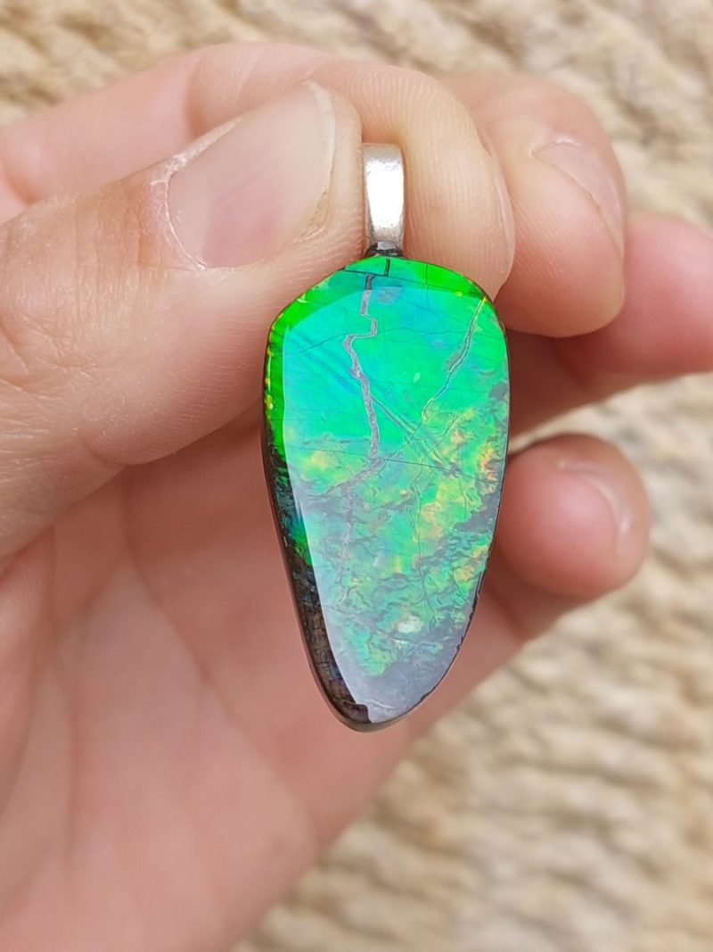 Pendentif en Ammolite | Boutique suisse Lithothérapie & minéraux du monde
