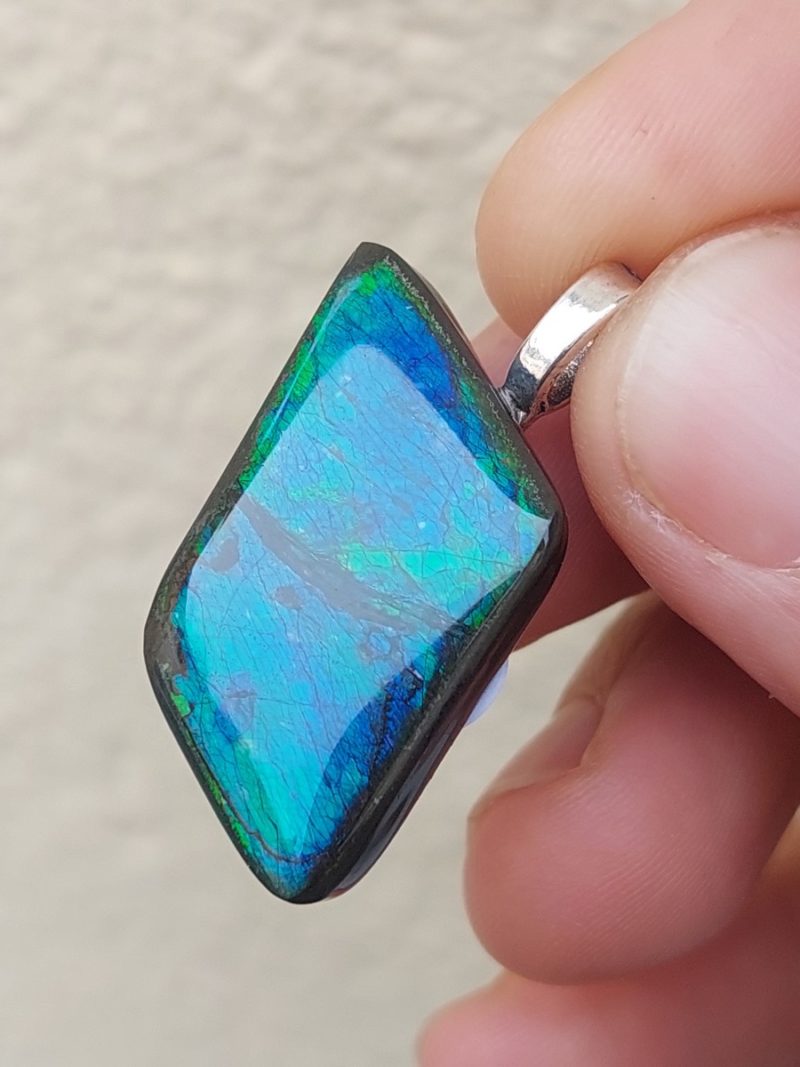 Pendentif en Ammolite | Boutique suisse Lithothérapie & minéraux du monde