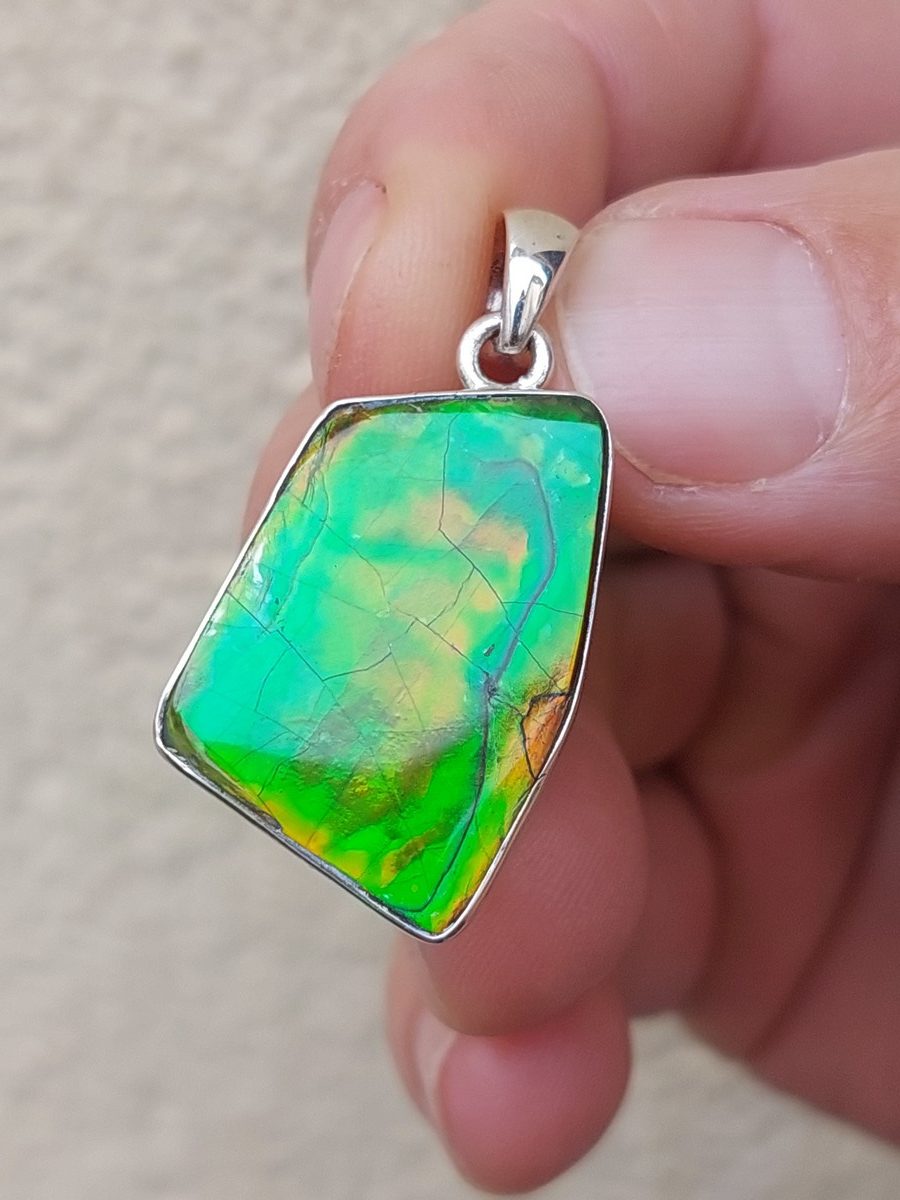 Pendentif en Ammolite et argent 925 | Boutique suisse Lithothérapie & minéraux du monde