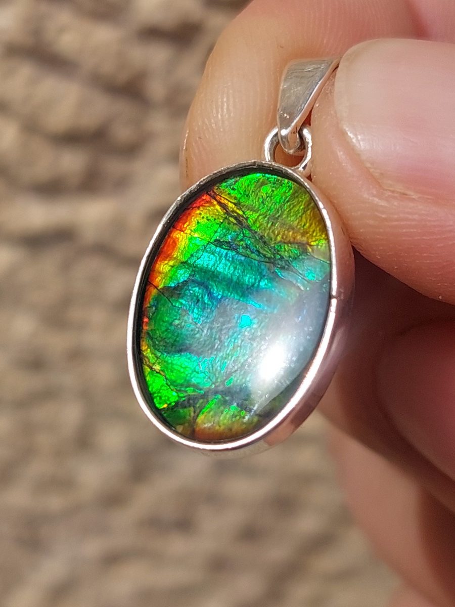 Pendentif en Ammolite et argent 925 | Boutique suisse Lithothérapie & minéraux du mondev