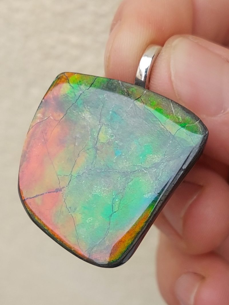 Pendentif en Ammolite | Boutique suisse Lithothérapie & minéraux du monde