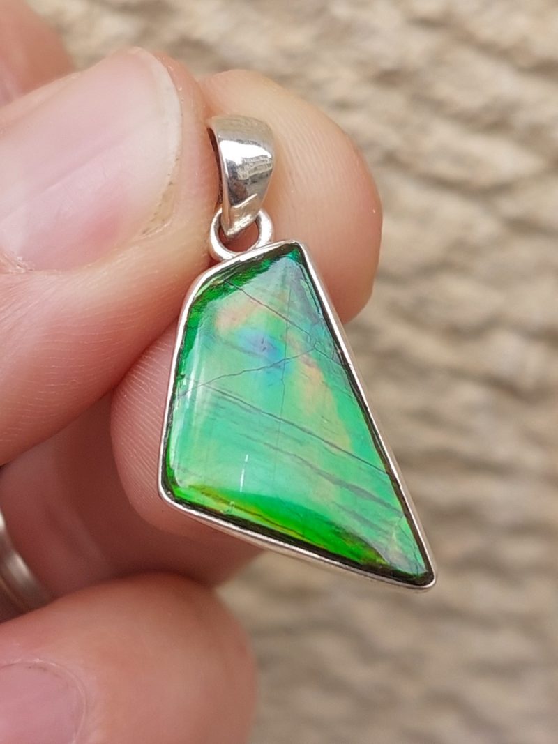 Pendentif en Ammolite et argent 925 | Boutique suisse Lithothérapie & minéraux du monde
