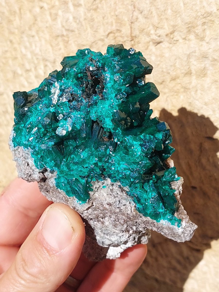 Cristaux de Dioptase brute | Boutique suisse de minéraux du monde & lithothérapie