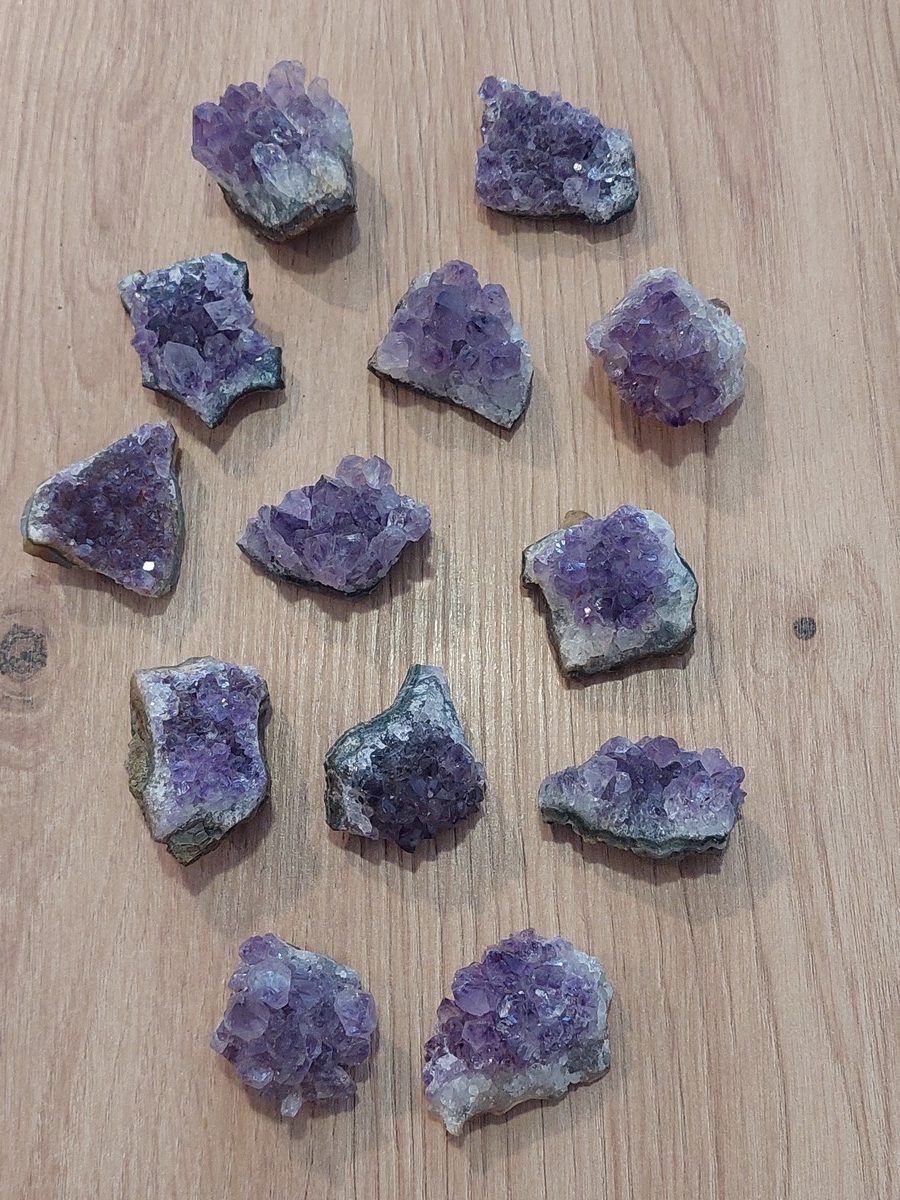 Amas d'Améthyste | Pierres de collection, Galets roulées, Bracelets, Lithothérapie – Boutique Suisse de Minéraux La Géode