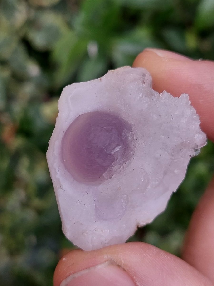 Fluorite sphérique brute sur gangue - Boutique de pierres & lithothérapie en Suisse