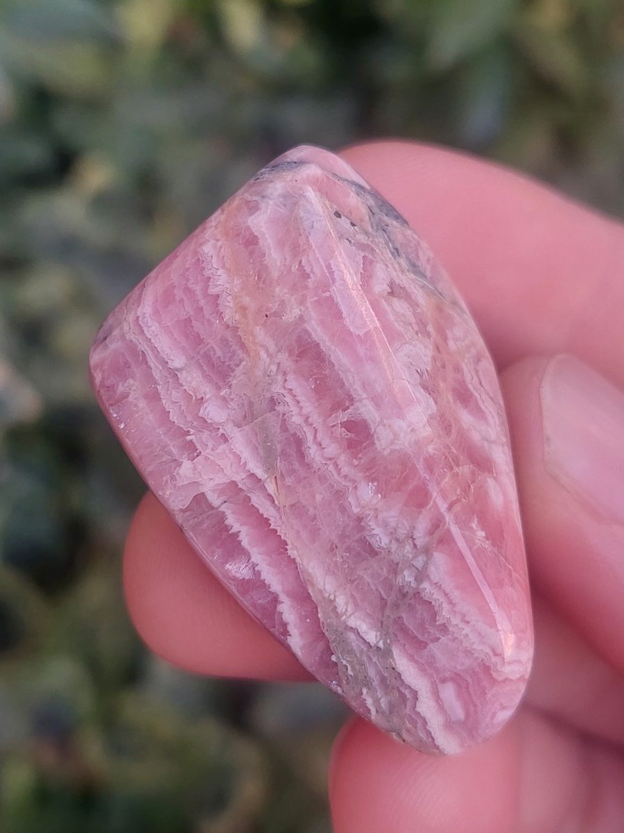 Découvrez notre magnifique sélection de Rhodochrosite. Boutique Suisse. Livraison rapide. Commande en ligne.