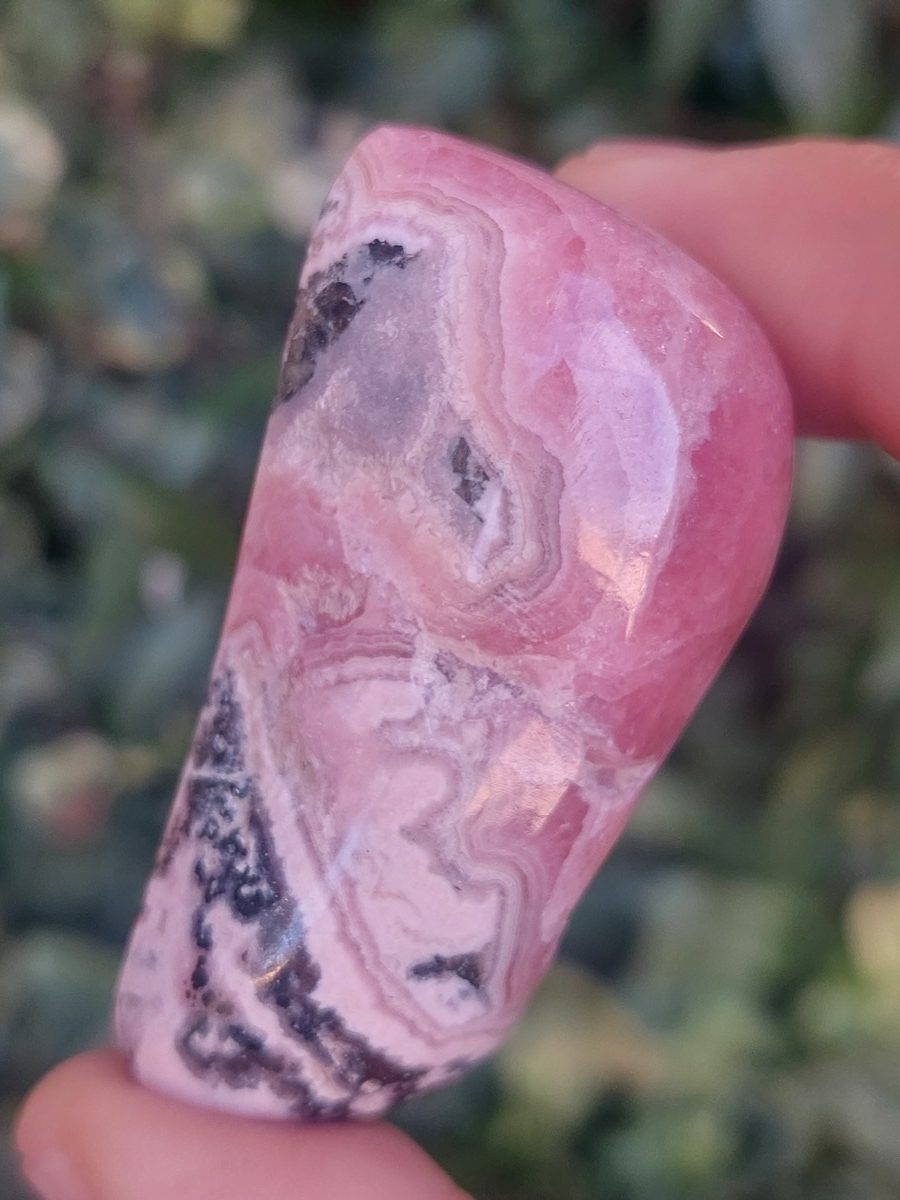 Découvrez notre magnifique sélection de Rhodochrosite. Boutique Suisse. Livraison rapide. Commande en ligne.