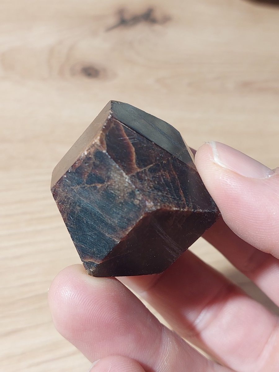 Grenat almandin polis| Boutique suisse Lithothérapie & minéraux du monde