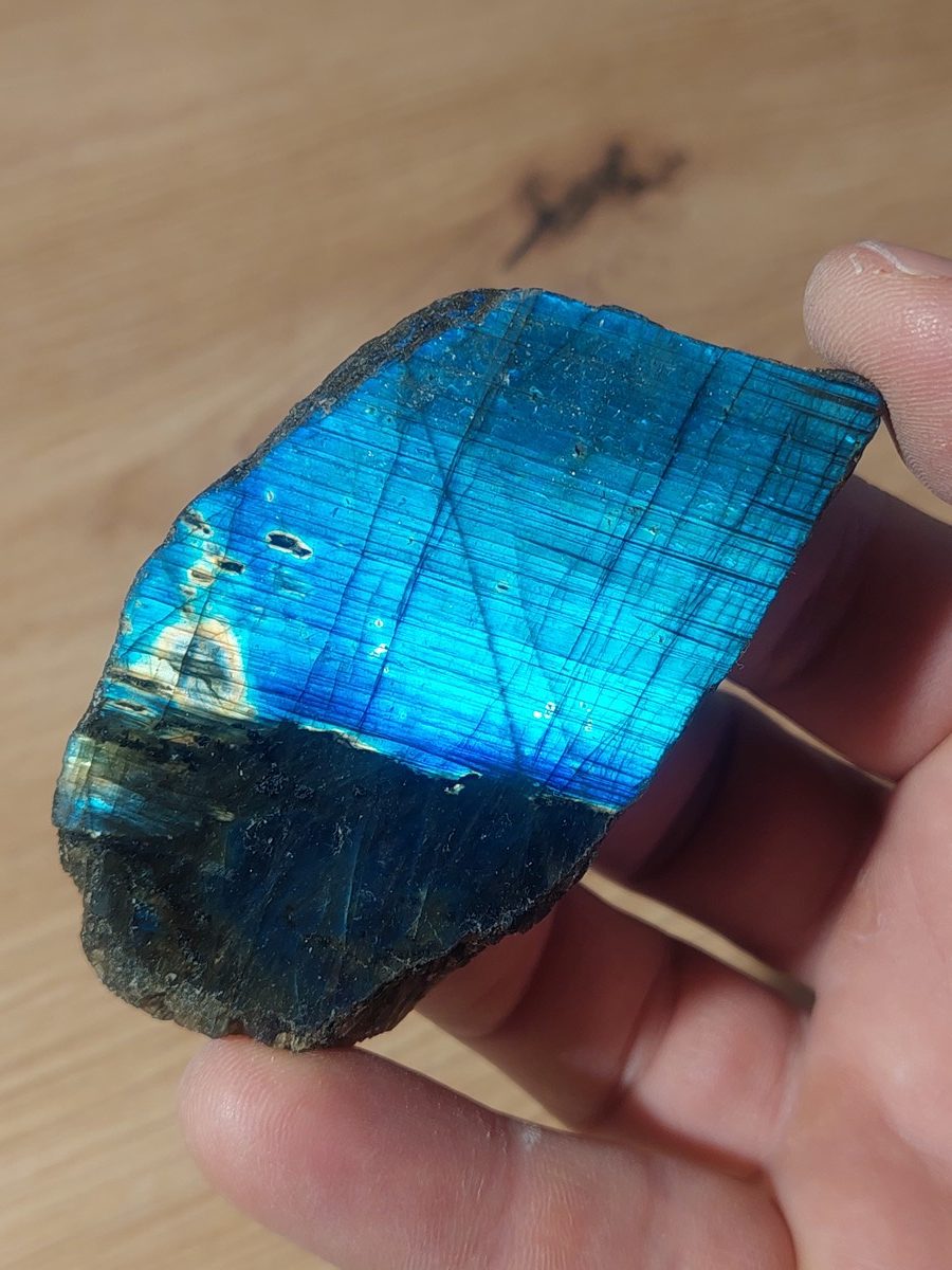 Labradorite 1 face polie de Madagascar | Boutique suisse de minéraux du monde