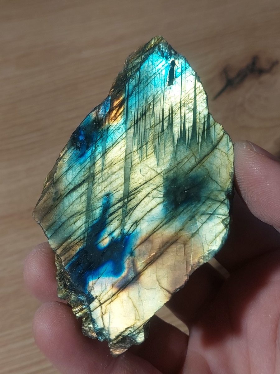 Labradorite 1 face polie de Madagascar | Boutique suisse de minéraux du monde