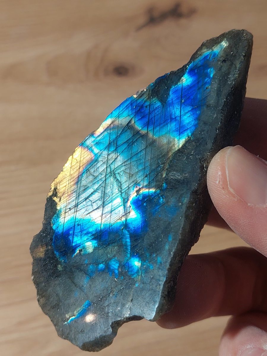 Labradorite 1 face polie de Madagascar | Boutique suisse de minéraux du monde