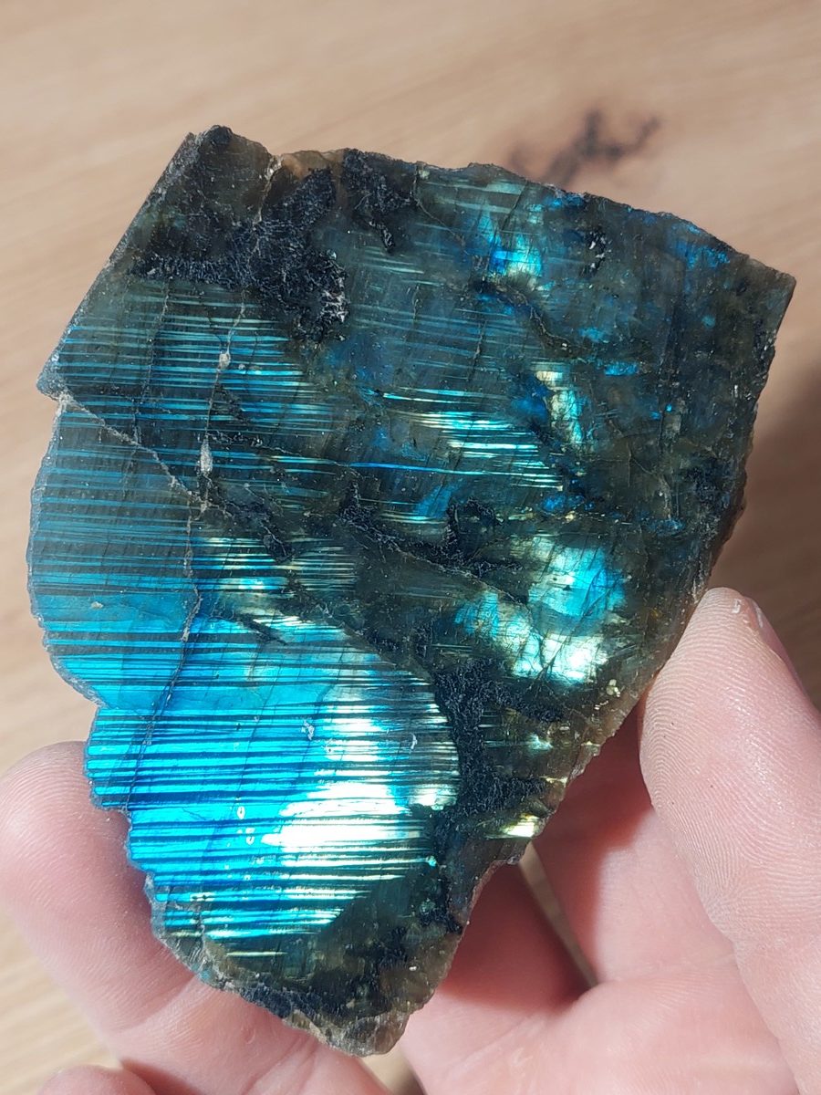 Labradorite 1 face polie de Madagascar | Boutique suisse de minéraux du monde