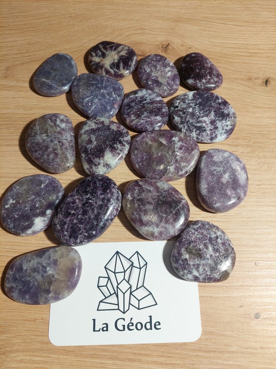 Pierre plate en lepidolite | Boutique Suisse La Geode