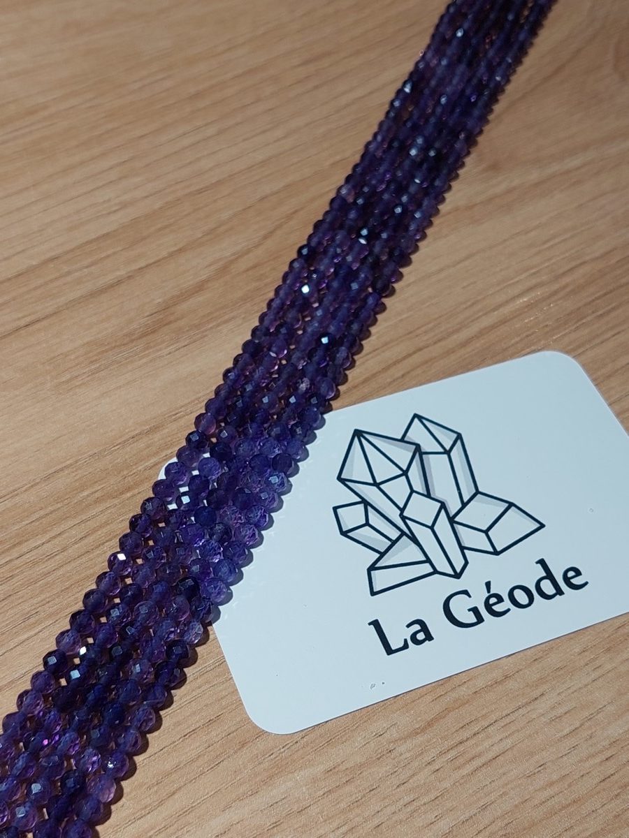 Fil de perles facettées en Améthyste 4 mm | Boutique suisse de pierres du monde & lithothérapie