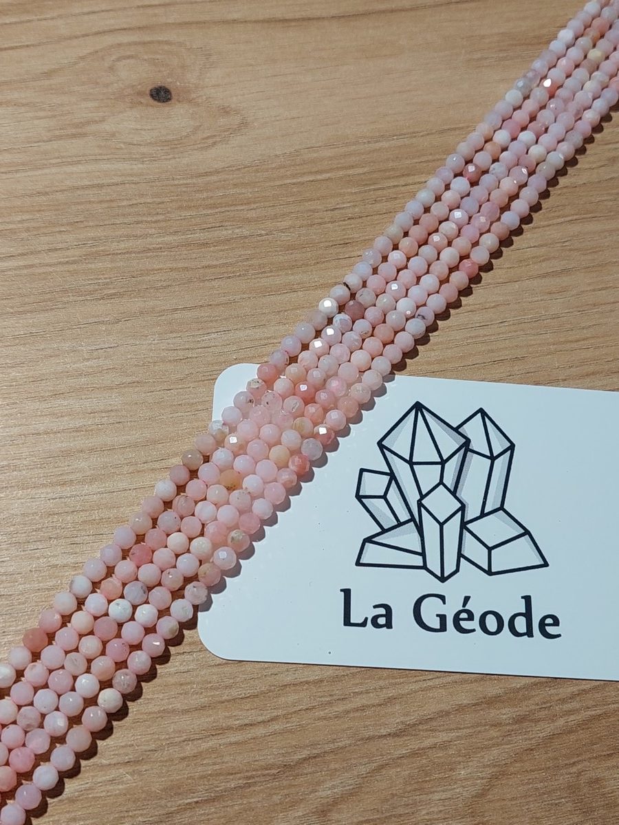 Fil de perles facettées en Opale rose 4 mm | Boutique suisse de pierres du monde & lithothérapie