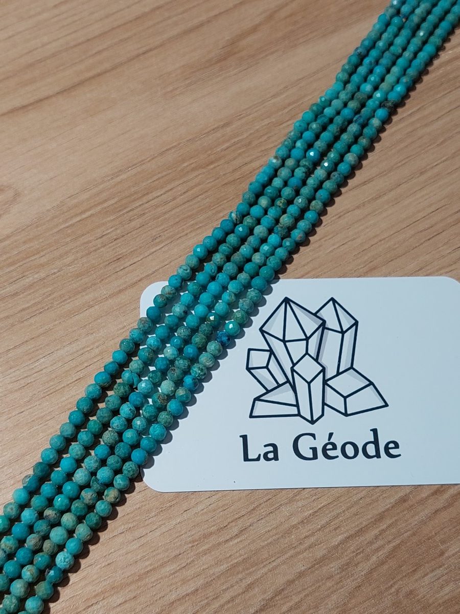 Fil de perles facettées en Turquoise du Tibet 4 mm | Boutique suisse de pierres du monde & lithothérapie