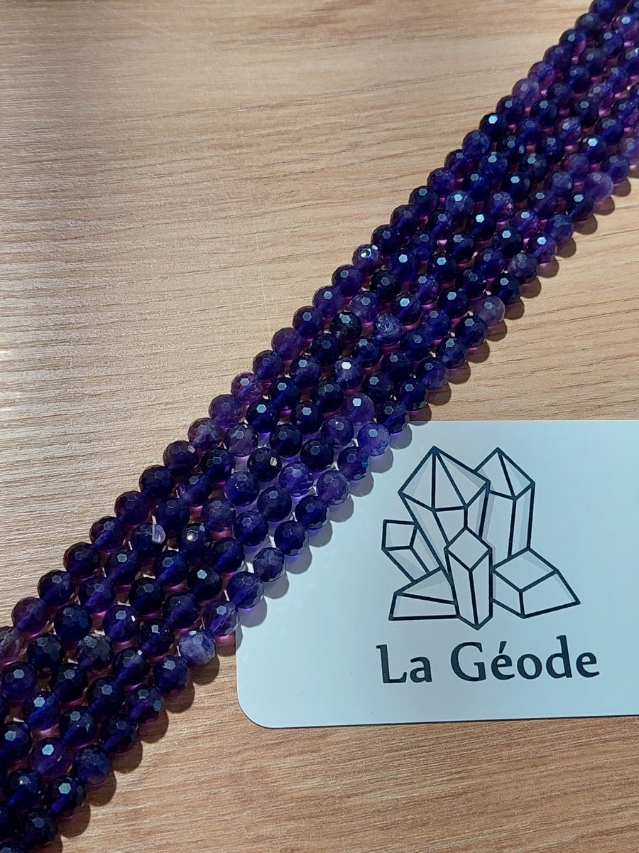 Fil de perles facettées en Améthyste 6 mm | Boutique suisse de pierres du monde & lithothérapie