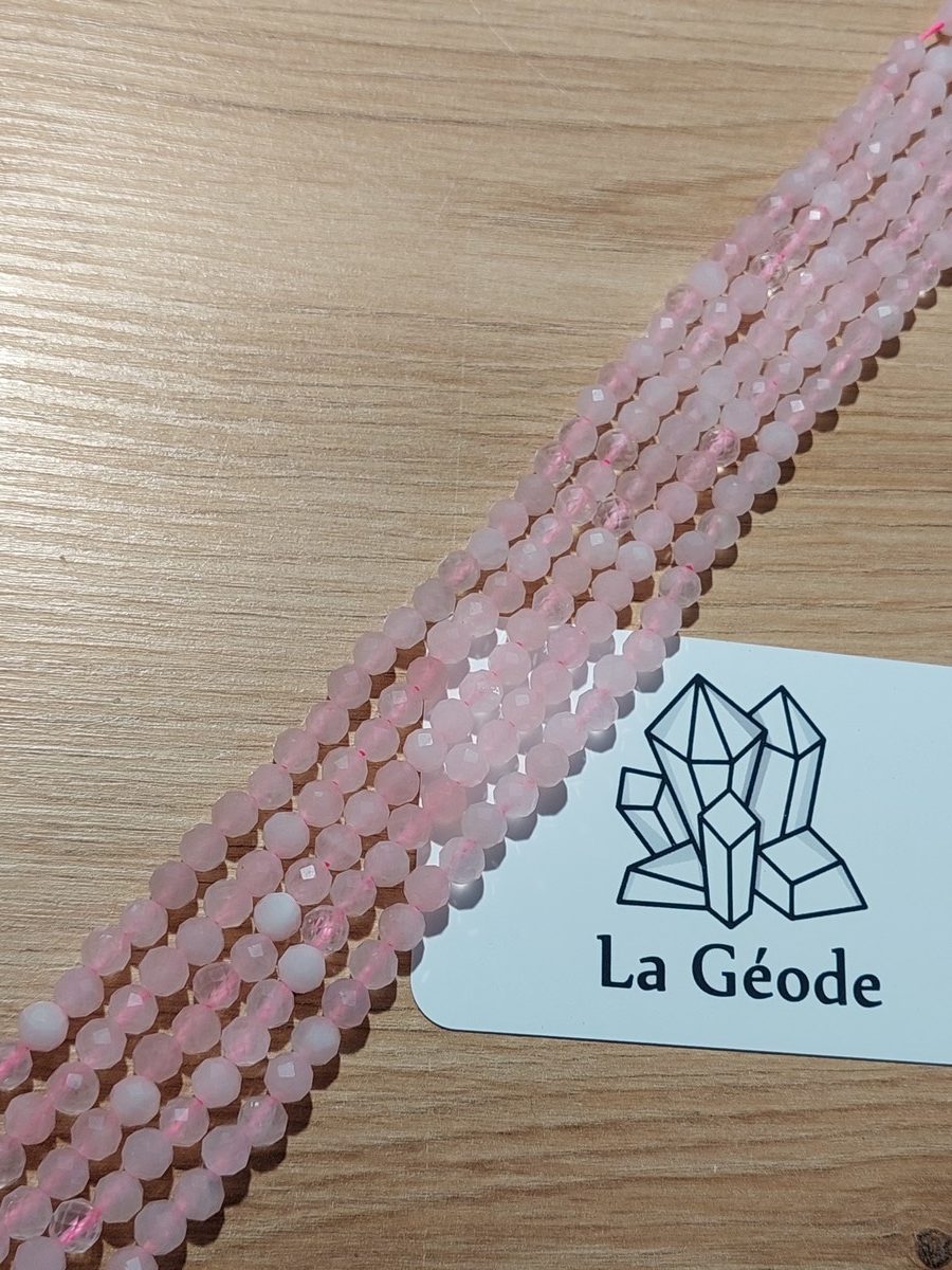 Fil de perles facettées en Quartz rose 6 mm | Boutique suisse de pierres du monde & lithothérapie
