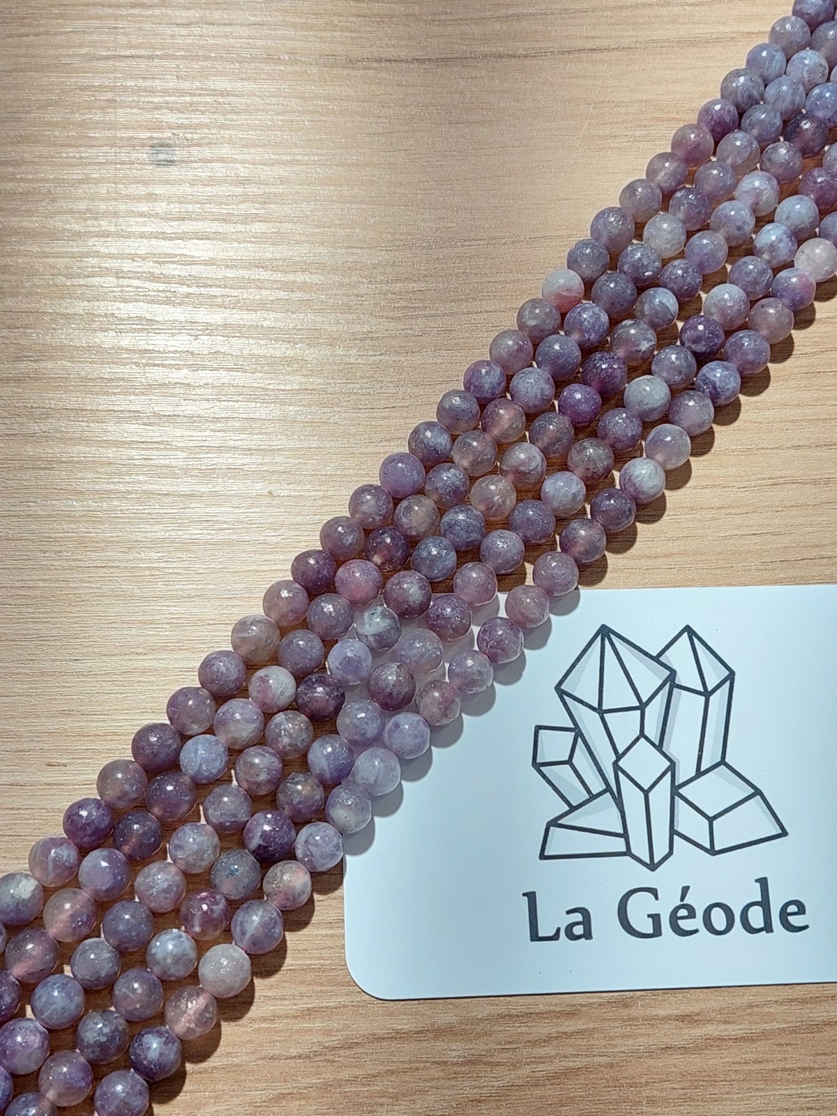 Fil de perles rondes en Tourmaline rose sur Eudialyte 6 mm | Boutique suisse de pierres du monde & lithothérapie