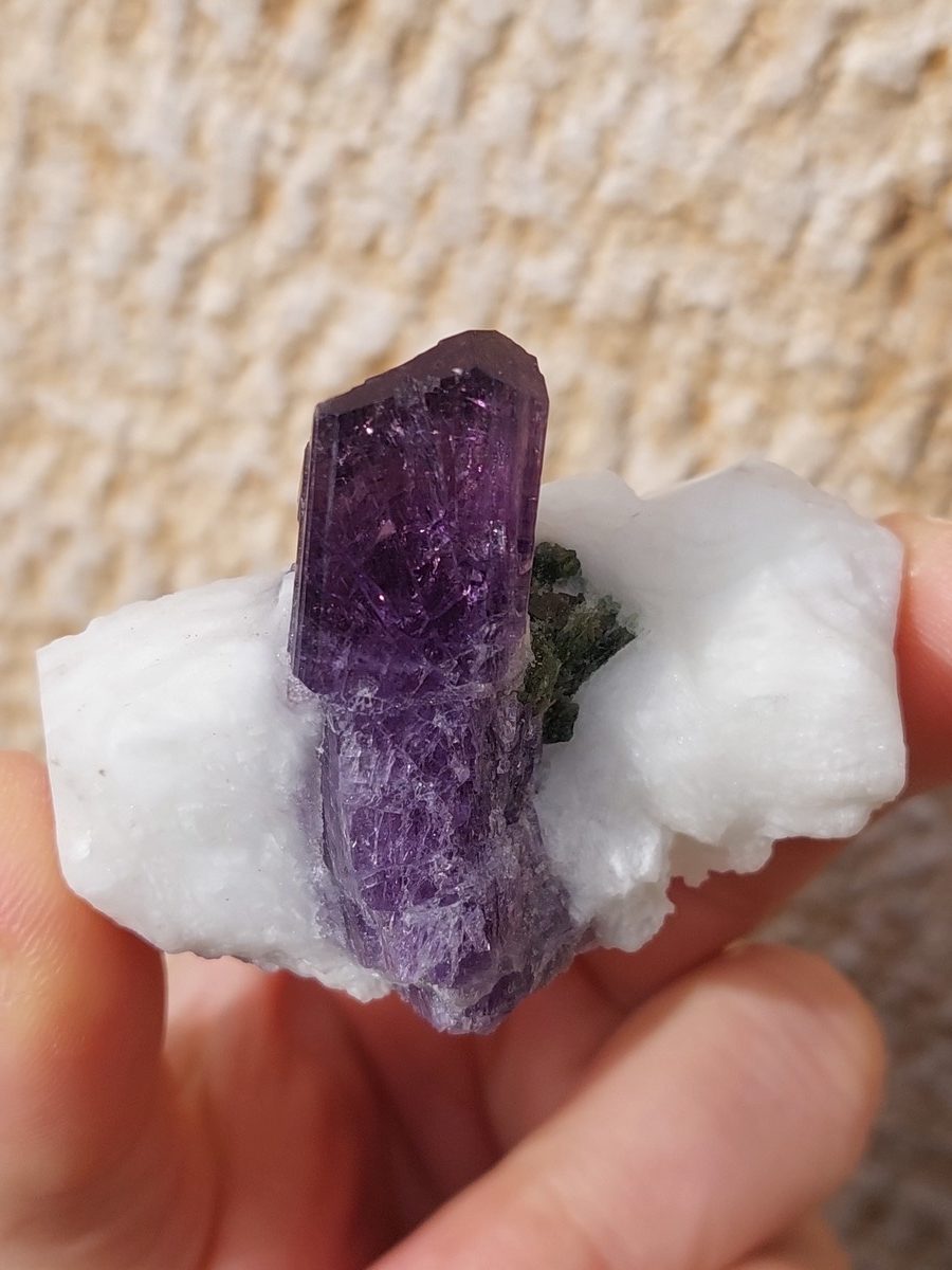 Cristaux de Scapolite sur gangue