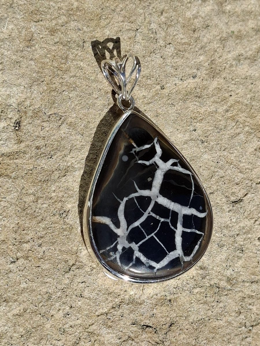 Pendentif en Septaria et argent 925 | Boutique Suisse La Géode