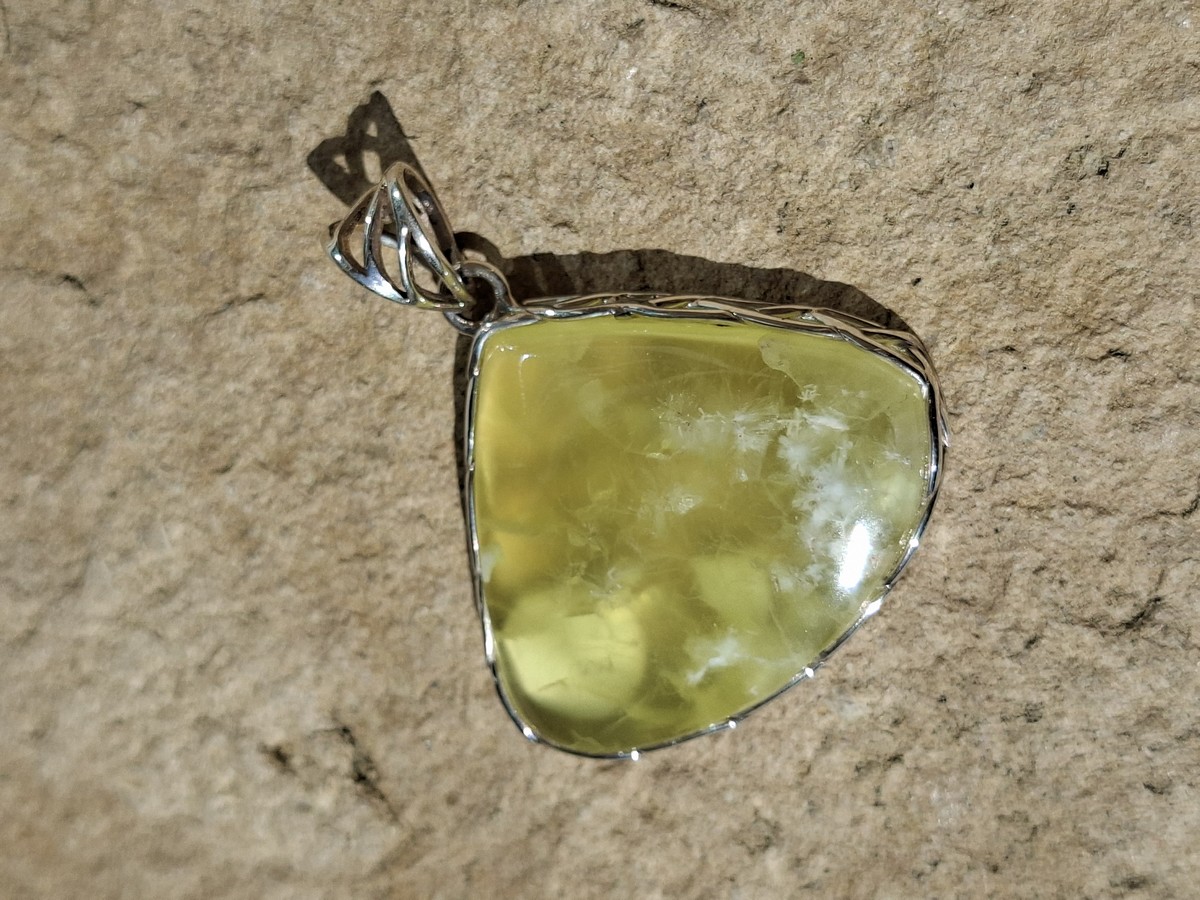 Pendentif en Préhnite et argent 925 | Boutique Suisse La Geode